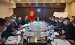 Акылбек Жапаров Бишкек шаарынын айланма жолдорунун схемасынын долбоору менен таанышты