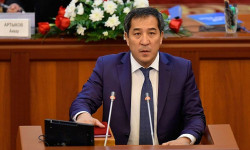 УКМК: Жогорку Кеңештин мурдагы депутаты Алиярбек Абжалиев кармалды