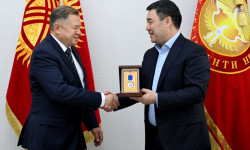 Президент Садыр Жапаров ЕЭК министри Сергей Глазьевди кабыл алды