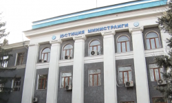 Жылдын аягына чейин мамлекеттик жана жеке нотариустардын макамдары теңдештирилет