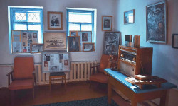 Бишкектеги Алыкул Осмоновдун үй музейи министрликке өтөт