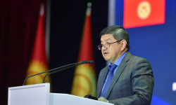 Акылбек Жапаров Баткен облусунда жумушчу сапары менен жүрөт