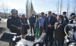 Акылбек Жапаров Ош-Баткен-Исфана жолун реконструкциялоо долбоору менен таанышты