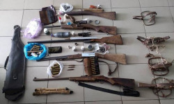 Жумгал районунун тургунунун үйүнөн 5 ок атуучу курал 13 огу менен табылды