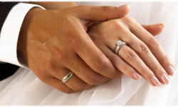 Бүгүн жылдын эң кооз даталарынын бири. Бул күнү борбор калаада 65тен ашык түгөй баш кошууну чечишкен