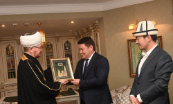 Талант Мамытов Равиль Гайнутдин менен жолугушту