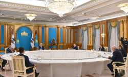 Акылбек Жапаров Казакстан Республикасынын Президенти менен жолугушууга катышты