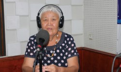 Түз эфирдеги жолугушуу: Жомокчу апа Бегайым Жайчиева (аудио)