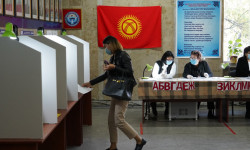 Бишкектеги кайра шайлоо. Түшкө чейин 16 миңге жакын жаран добуш берди