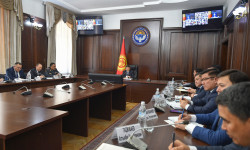 Акылбек Жапаров Президенттин аймактардагы ыйгарым укуктуу өкүлдөрү менен кеңешме өткөрдү