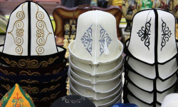 5-март - Ак калпак күнү