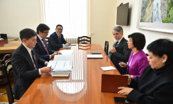 Эдил Байсалов БУУ ЕЭК Аткаруучу катчысынын орун басары Дмитрий Марьясин менен жолугушту