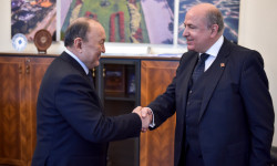 Бишкек шаарынын мэри Албаниянын Кыргызстандагы элчиси менен жолугушту  