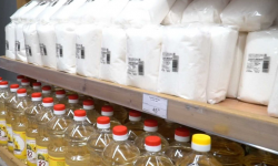 Бишкектеги соода борборлорунда кум шекер менен суу май арзан сатылат