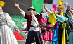Нооруз майрамы Бишкекте өзгөчө шаан-шөкөт менен өтүп жатат