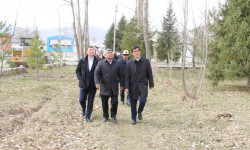 Эдил Байсалов Ош облусунун Алай районундагы бир катар социалдык-маданий объектилерди кыдырды