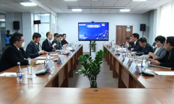 Талантбек Иманов Кореянын ири телекоммуникациялык таратуучусунун өкүлдөрү менен жолукту