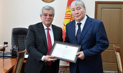 Кыргызстан - Якутия: маданий-гуманитардык кызматташтыкты өнүктүрүү маселелери талкууланды