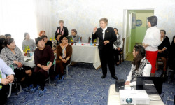 Бишкектин бала бакчаларында көп тилдүү билим берүүнү өнүктүрүү маселеси талкууланды 