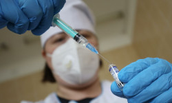 Кыргызстанда COVID-19га каршы бустердик дозаны жалпы 159 миң 618 адам алды