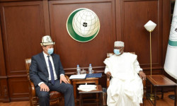 Улукбек Марипов ИКУнун башкы катчысына ишеним грамотасын тапшырды 