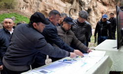 Акылбек Жапаров Данги участогунун аймагында кичи ГЭС куруу долбоору менен таанышты