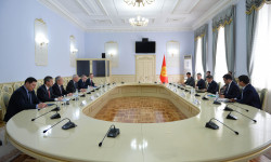 Акылбек Жапаров терроризмди каржылоого каршы аракеттенүү боюнча Евразиялык топтун делегациясын кабыл алды