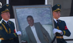  Кыргыз эл акыны Омор Султановдун сөөгү "Ала-Арча" көрүстөнүндө жерге берилди