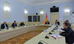 Министрлер Кабинетинде тоо-геологиялык тармакты өнүктүрүү талкууланды