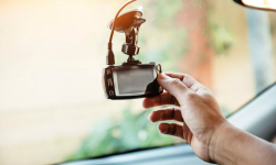 Акылбек Жапаров автоунааларды видеорегистраторлор менен камсыздоо жөнүндө мыйзам долбоорун иштеп чыгууну тапшырды