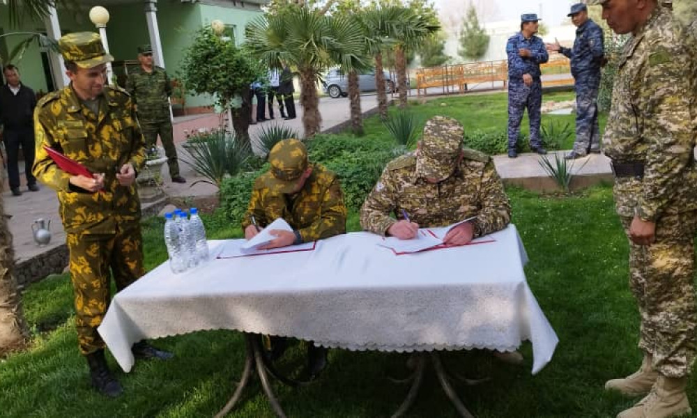 Конфликт на границе. Делегации Кыргызстана и Таджикистана подписали протокол