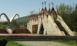 "Манас айылы" бузулбайт. Реконструкциялоо жана көрктөндүрүү иштерин жүргүзүү каралууда