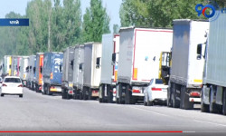 Ак-Тилек көзөмөл өткөрмө жайында Казакстан тарапка саатына беш-алты гана оор жүк ташуучу унаа өтүүдө