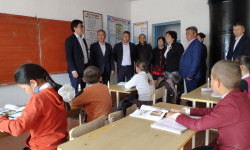 Эдил Байсалов Нарын облусундагы бир катар социалдык объектилерди кыдырды