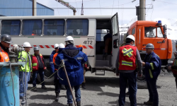 Жогорку Кеңештин депутаттары "Кумтөр" кенине барып, комитет жыйынын өткөрүштү