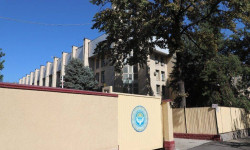 УКМК: Кылмыштуу топ тарабынан жасалма долларды ташуу жана сатуу боюнча эл аралык каналга бөгөт коюлду 