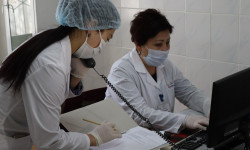 Жогорулатылган айлык, сүйүнгөн  дарыгер