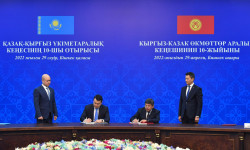 Кыргыз-казак Өкмөттөр аралык кеңешинин 10-жыйынынын протоколуна кол коюлду