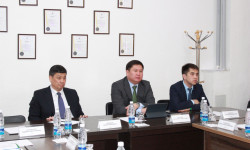 Бакыт Торобаев ознакомился с деятельностью предприятий при Министерстве цифрового развития