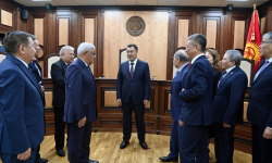 Президент Садыр Жапаров Конституциялык сотко барды