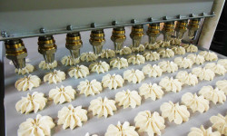 Жалал-Абад, Ош, жана Баткен облустарын кондитер таттуулар менен камсыз кылган чакан цех