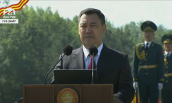 Садыр Жапаров: Улуу Жеңиш – эрдиктин, каармандыктын жана кайраттуулуктун символу болуп калган бүткүл элдик майрам