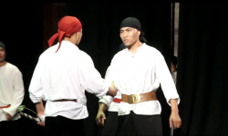 Бакен Кыдыкеева атындагы жаш көрүүчүлөр театры "Элес" спектаклин коюшту