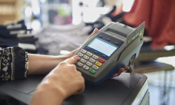 Акылбек Жапаров кассалык аппараттарды колдонууну текшерүүдө