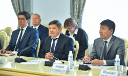 Акылбек Жапаров: Республикадагы 20 шаарда эң жогорку талаптарга жооп берген ооруканаларды куруу пландалууда