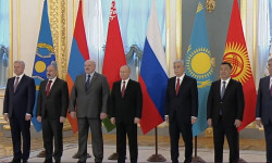 Президент Садыр Жапаров Москвада Жамааттык коопсуздук келишим уюмуна мүчө-мамлекеттердин башчыларынын жыйынына катышты