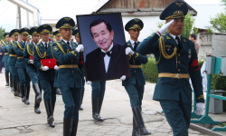 Залкар диктор Бактыбек Мамытовду акыркы сапарга узатуу зыйнаты өттү