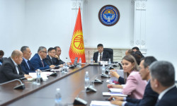 Бакыт Төрөбаев «Санарип аймак» маалыматтык тутумун ишке киргизүү маселеси боюнча кеңешме өткөрдү