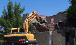 Курманбек Бакиевдин үйүнүн ордуна балдардын заманбап реабилитациялык борбору курулат