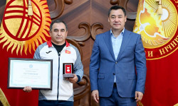 XXIV жайкы Сурдолимпиадалык оюндарга ийгиликтүү катышкандыгы үчүн машыктыруучулар менен спортчулар сыйланды